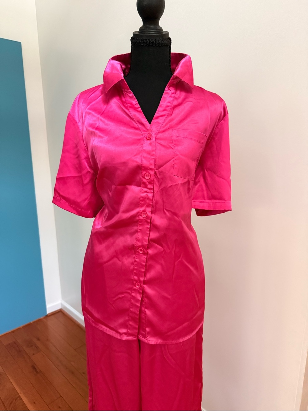 Bright Fuchsia Satin Two-Piece Pajama Set Sz Large - Picture 3 of 11